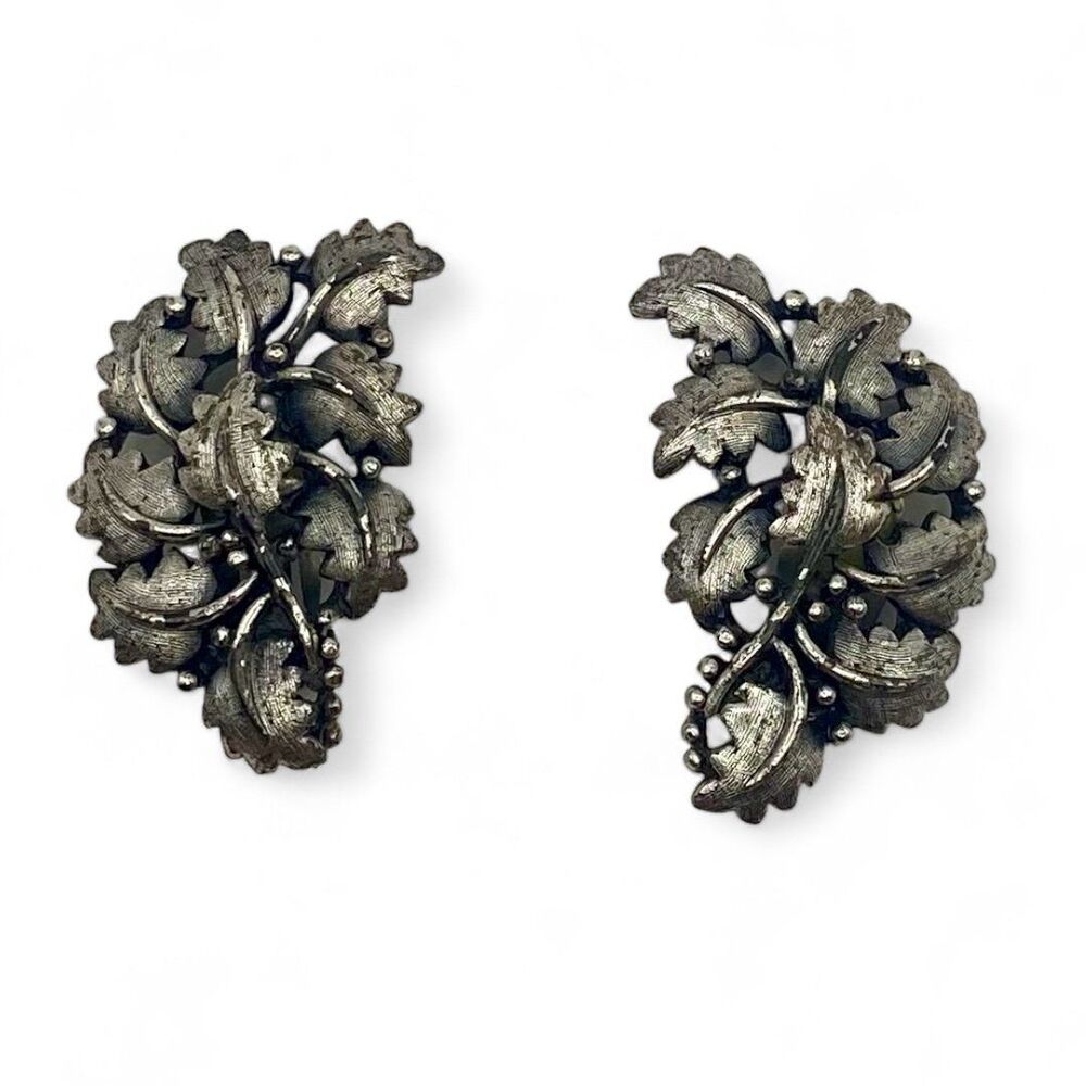 Vintage Midcentury Italian Tortolani Silver Tone Leaf Design Clip On Earrings